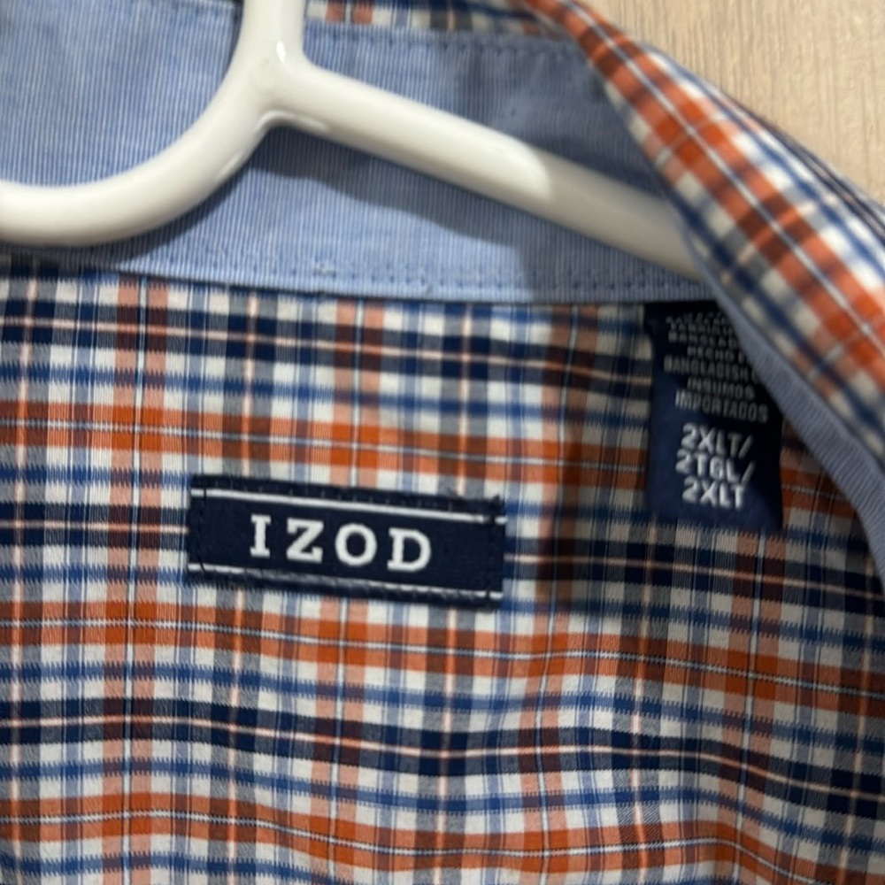 Men’s long sleeve button down dress shirt.